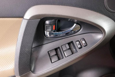 Toyota RAV4 2.0 CVT AWD (148 л. с.)
