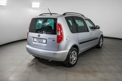 ŠKODA Roomster 1.6 AT (105 л. с.)