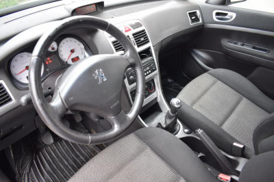 Peugeot 307 1.6 MT (110 л. с.)