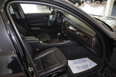 BMW 3 серия 320i AT (156 л.с.)