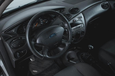 Ford Focus 1.6 MT (101 л. с.)