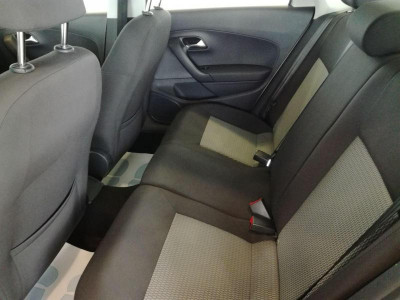Volkswagen Polo 1.6 MT (105 л. с.)