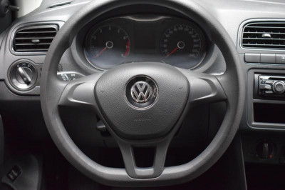 Volkswagen Polo 1.6 MPI MT (110 л. с.) Trendline