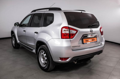Nissan Terrano 1.6 MT (114 л. с.) Comfort