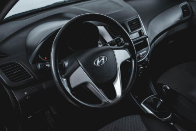 Hyundai Solaris 1.4 MT (107 л. с.)