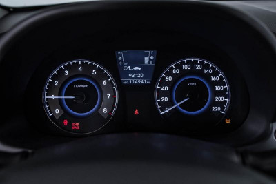 Hyundai Solaris 1.4 MT (107 л. с.)