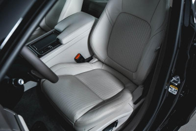 Jaguar XF 2.0 D AT (180 л. с.) Prestige