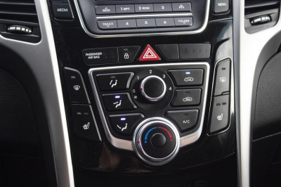 Hyundai i30 Универсал 1.6 AT (130 л. с.) Classic