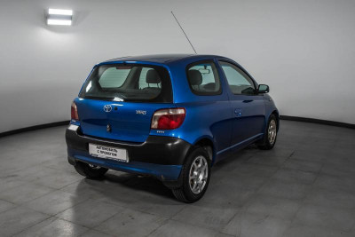 Toyota Yaris 1.0 MT (68 л. с.)