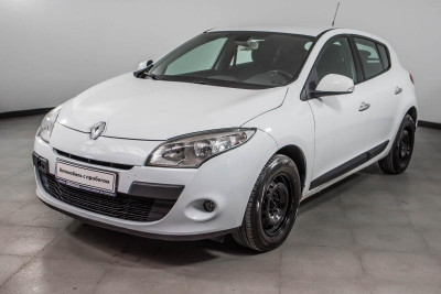 Renault Megane 1.6 AT (106 л. с.)