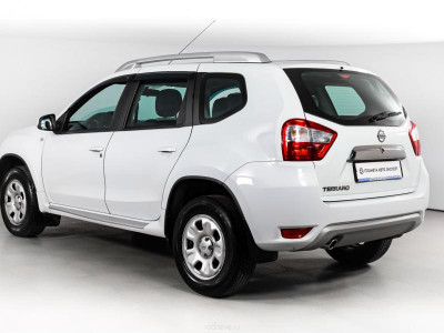 Nissan Terrano 2.0 AT AWD (143 л. с.)