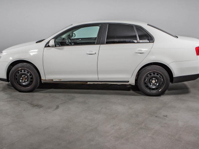 Volkswagen Jetta 1.9d MT (105 л.с.)