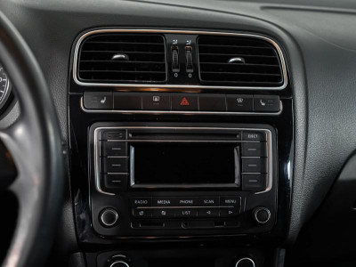 Volkswagen Polo 1.6 MT (105 л. с.)