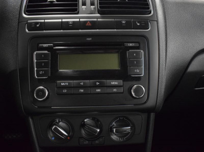 Volkswagen Polo 1.6 Tiptronic (105 л. с.)