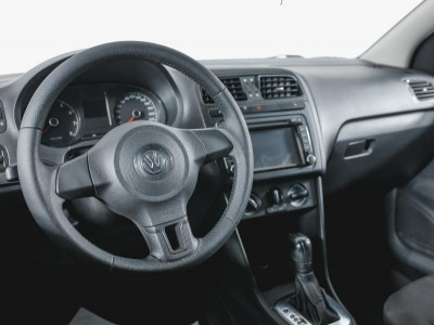 Volkswagen Polo 1.6 Tiptronic (105 л. с.)