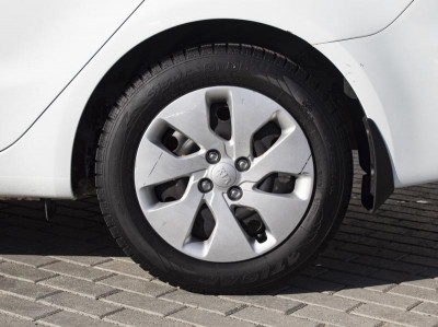 Kia Rio 1.4 MT (107 л. с.)