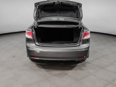 Toyota Avensis 1.8 MT (147 л. с.)