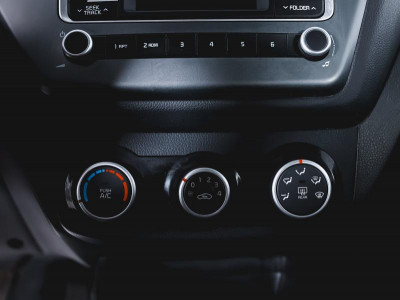Kia Rio 1.6 AT (123 л. с.)