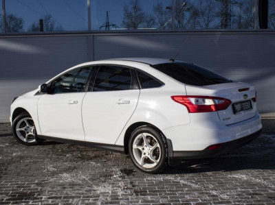 Ford Focus 1.6 PowerShift (105 л. с.)