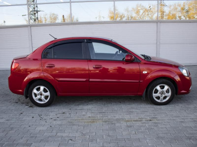 Kia Rio 1.4 MT (97 л. с.)