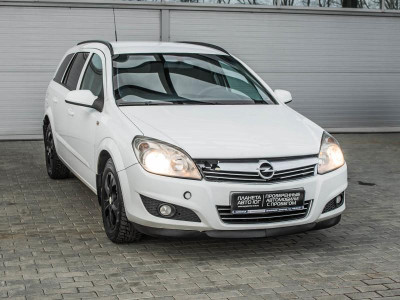 Opel Astra 1.3 CDTI ecoFLEX MT (90 л. с.)