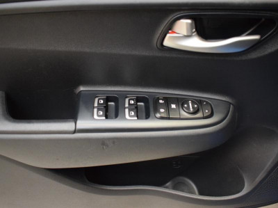 Kia Rio X-Line 1.4 AT (100 л. с.)