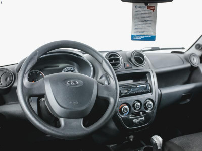 LADA Granta седан 1.6 MT 8кл (87 л. с.)
