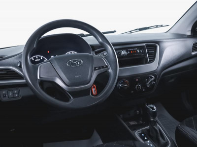 Hyundai Solaris 1.4 AT (100 л.с.)