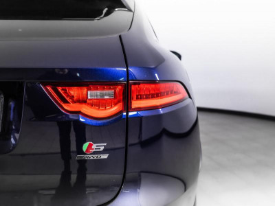 Jaguar F-Pace 3.0 D AT AWD (300 л.с.)