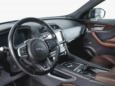 Jaguar F-Pace 3.0 D AT AWD (300 л.с.)