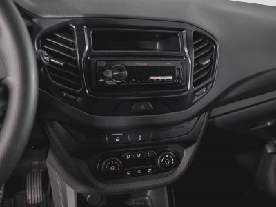 LADA Vesta 1.6 MT (106 л. с.)