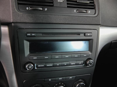 ŠKODA YETI 1.4 TSI DSG (122 л. с.)