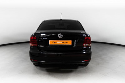 Volkswagen Polo 1.6 MPI MT (110 л. с.)