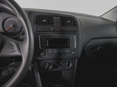 Volkswagen Polo 1.6 MPI MT (110 л. с.)