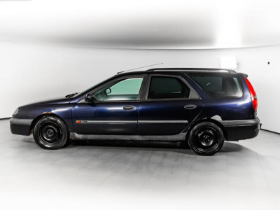 Renault Laguna 1.6 MT (107 л.с.)