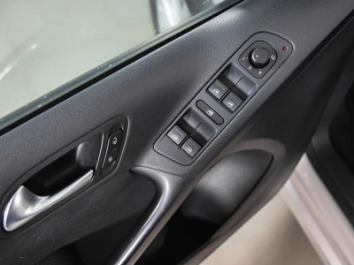 Volkswagen Tiguan 1.4 TSI BlueMotion MT (122 л. с.)