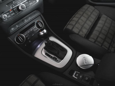 Audi Q3 2.0 AT (180 л.с.) 4WD