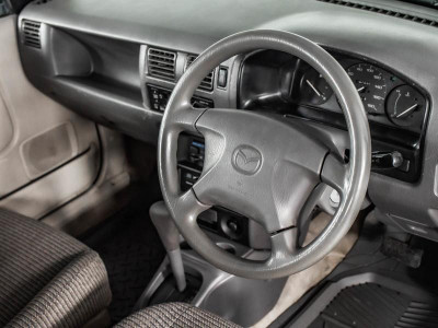 Mazda Demio 1.3 AT (83 л. с.)