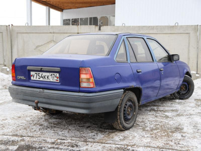 Opel Kadett 1.6 MT (75 л.с.)
