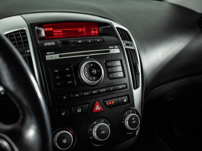 Kia Ceed 1.6 MT (122 л. с.)