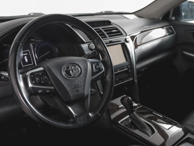 Toyota Camry 2.5 AT (181 л. с.)