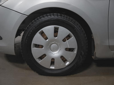 Ford Focus 1.6 MT (101 л. с.)