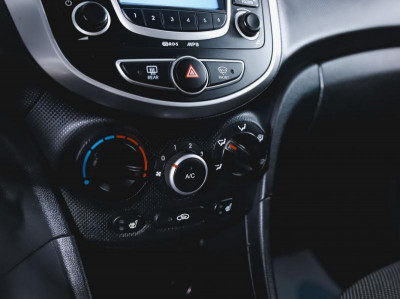 Hyundai Solaris 1.4 MT (107 л. с.)