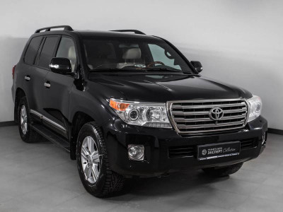 Toyota Land Cruiser 4.6 AT 4WD (7 мест) (309 л. с.)
