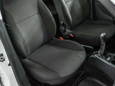 Renault Logan 1.6 MT (82 л. с.)