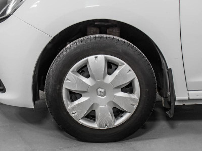 Renault Logan 1.6 MT (82 л. с.)