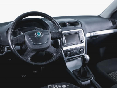 ŠKODA Octavia 1.8 TSI MT (152 л. с.)