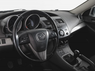 Mazda 3 1.6 MT (105 л. с.)