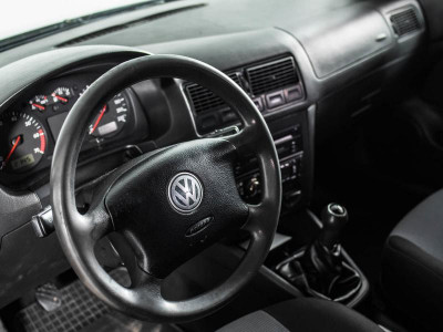 Volkswagen Golf 1.4 MT (75 л. с.)