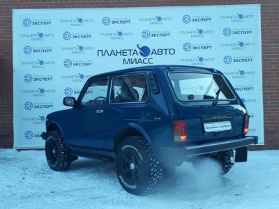 LADA 4x4 3 дв. 1.7 MT 8 кл. (Евро-4) (83 л. с.)